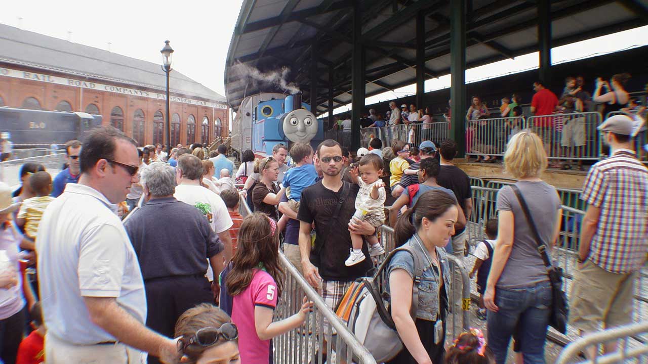 Crowds queue to catch a Day Out with Thomas at railways in Connecticut, Maryland, New Jersey, New York, and Pennsylvania.